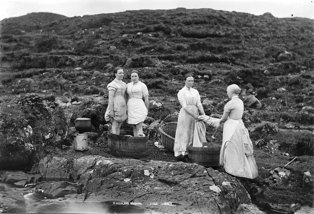 A Highland Washing B01557 MS 3792.jpg