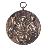 Badge. A small silver disc with a coat of arms with three towers on it and a leopard on either side. The motto BON ACCORD is on a banner at the top.
